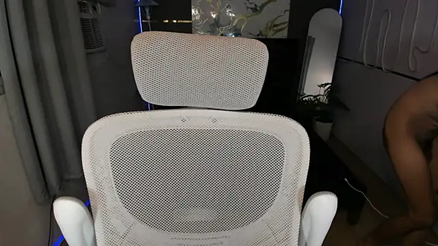 Alexa_therealhorsecock webcam