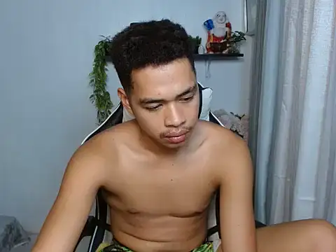 curlyasian_njxx webcam