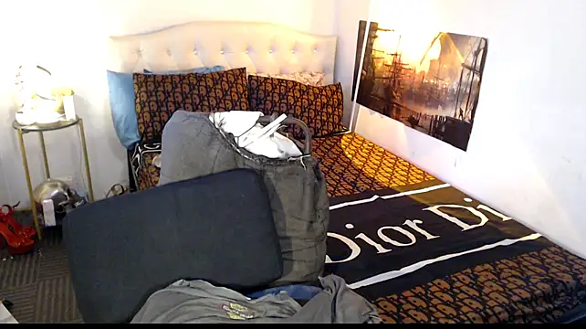 NinaDOM4CUM webcam