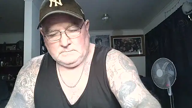 KINKYBLUEYES69 webcam