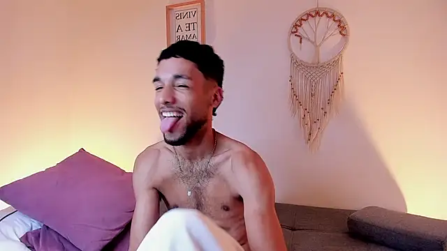 Thiagoferreti live Stripchat room