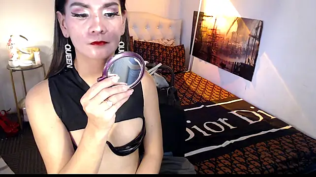 NinaDOM4CUM webcam