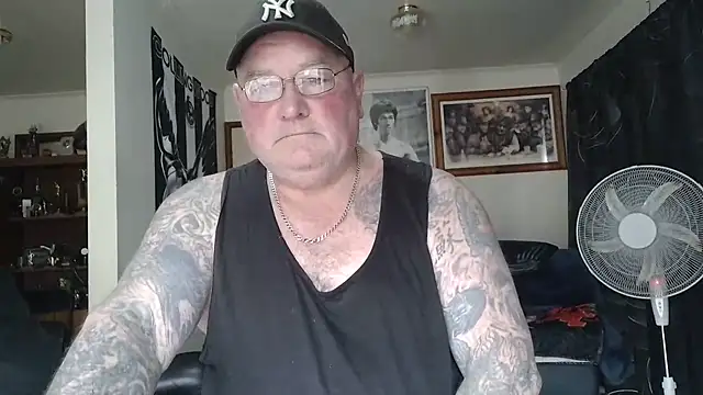 KINKYBLUEYES69 webcam