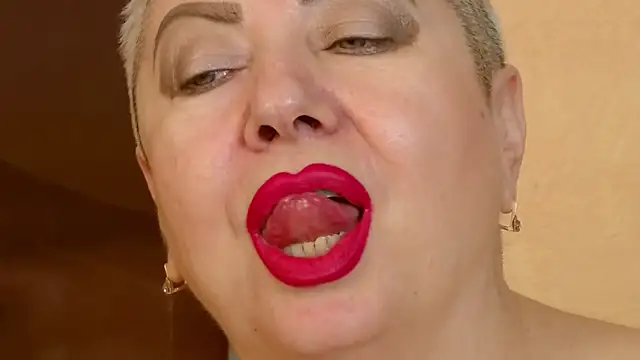 LadyPosh webcam