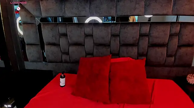 Aniajoness_ live cam room