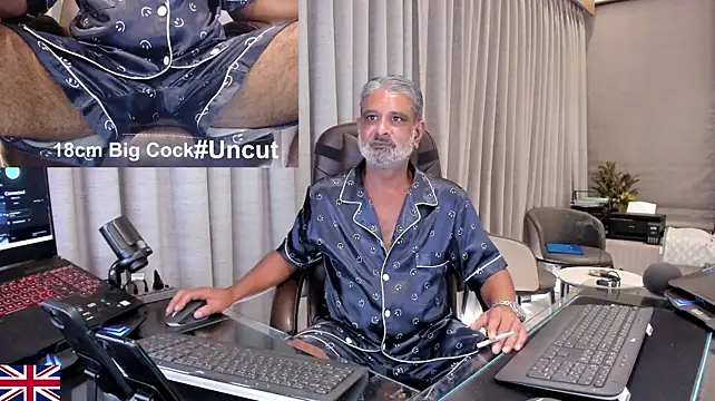 OnlineBossUK webcam