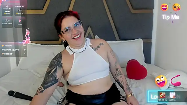 Current still of juana_valkiria