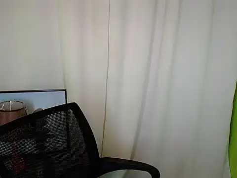 Model: TsCyra_foxxx