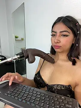 cherry_skinnyy_ webcam