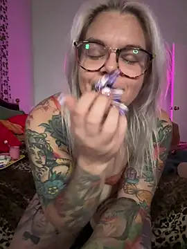 CherryBombBomb webcam