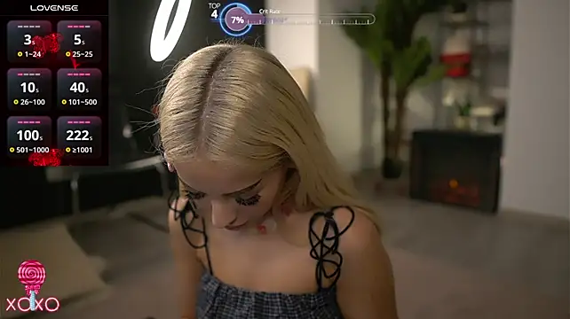 SerenaNoir webcam