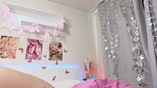 Milly_Lane webcam