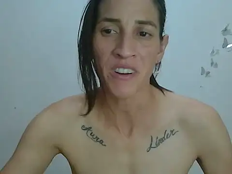 Vikyhot27 webcam