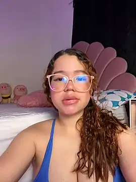Lucyklein2022 webcam