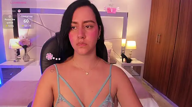 Natasha_Kiim_ webcam