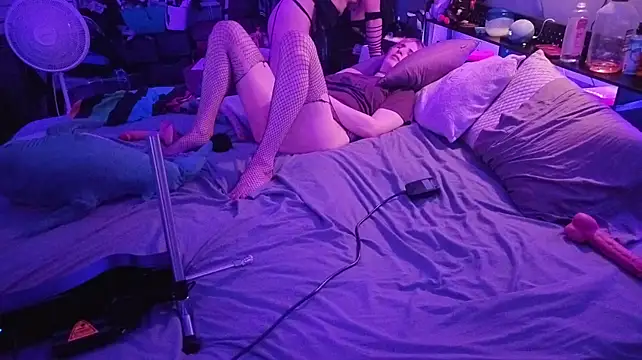 PolyCircus live sex cam