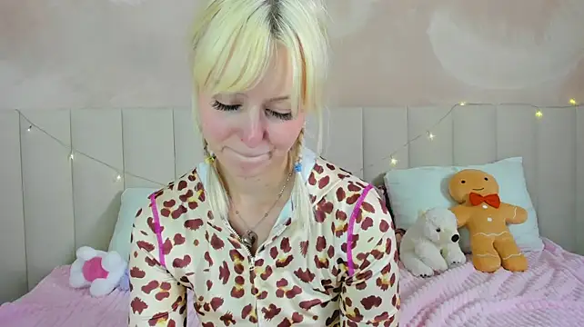 AdeleSilvy webcam
