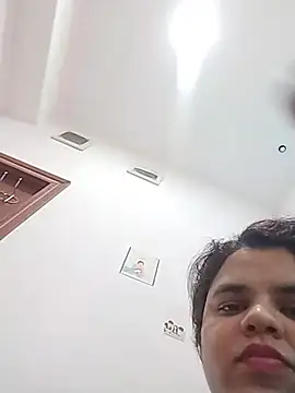 YoursNona webcam