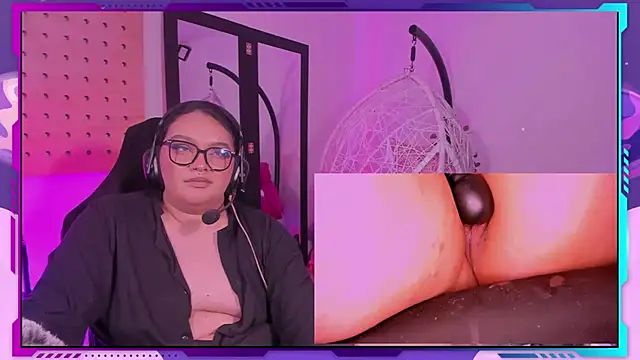 MegariaB live cam room