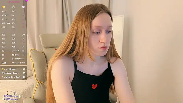 mowalova live cam room