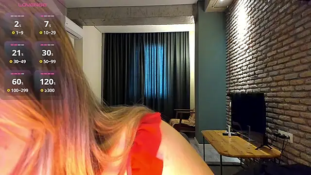 fifteenpoem oiled body cam girl