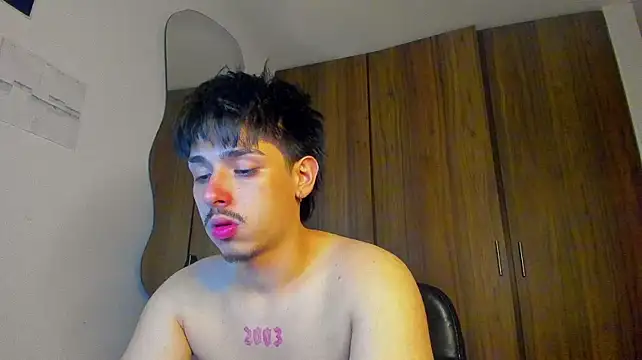 Maximo_Miller webcam