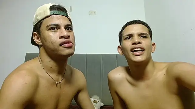 Jose_And_Daniel webcam
