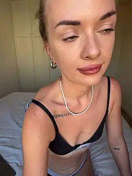 ElenaRebelle webcam