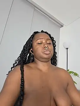 TanishaEvans webcam