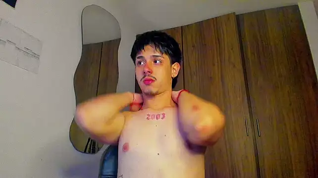 Maximo_Miller webcam