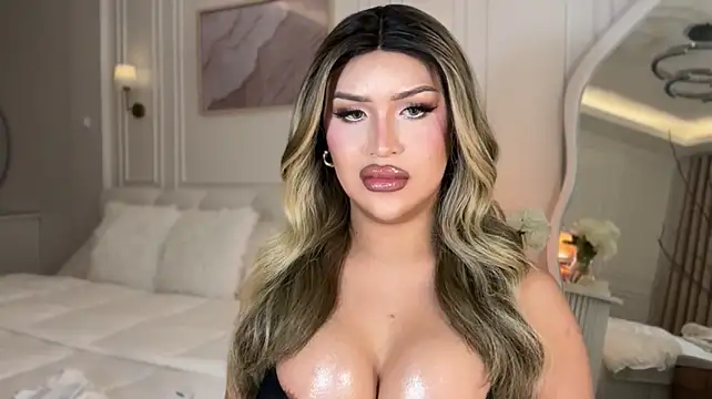 Your_Majesty_Tyra live cam on StripChat