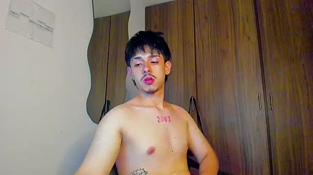 Maximo_Miller webcam