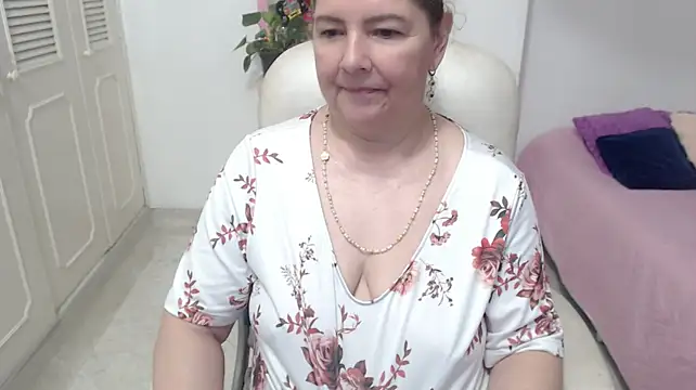 leonela_69 webcam