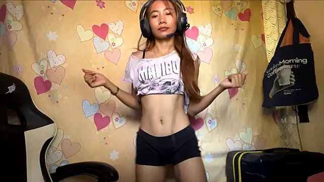 PiaSwida live cam room