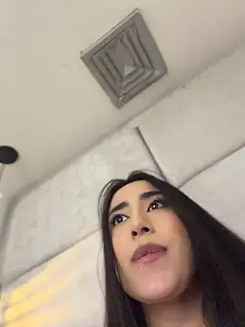 IvonneOwen live sex cam