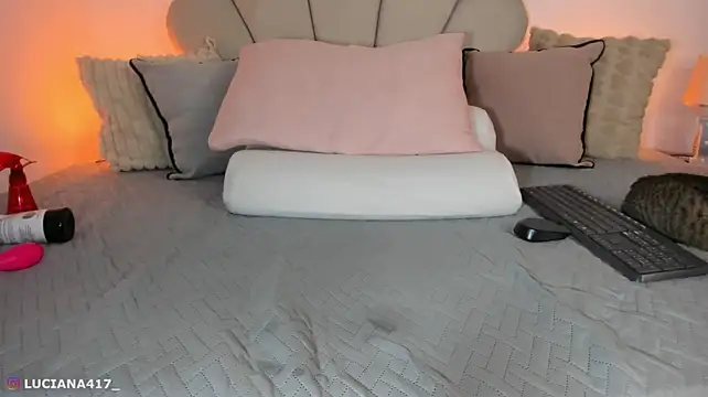_luuciana_ webcam