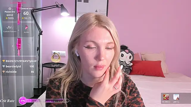 Fluffy_Monica webcam