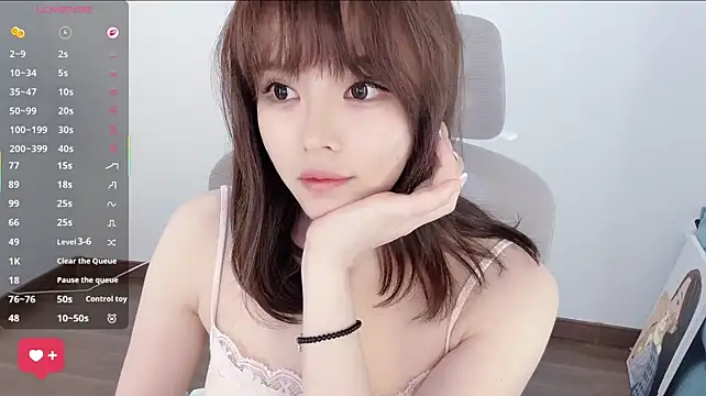 peachy_kiss live cam on StripChat