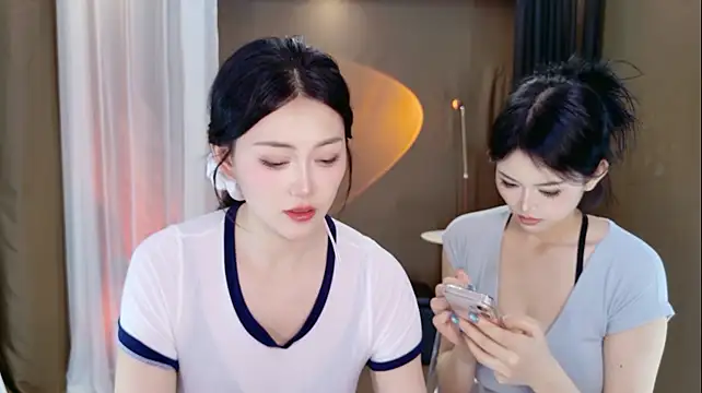 Banana-Milk69 webcam