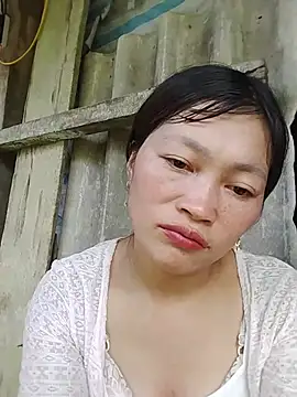 Buong-binh live cam on StripChat