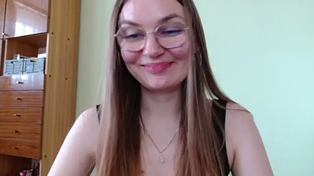 LooveELLYx webcam