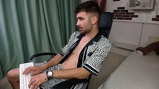 KyloEast live cam on StripChat