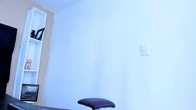 anxiuos_miller webcam