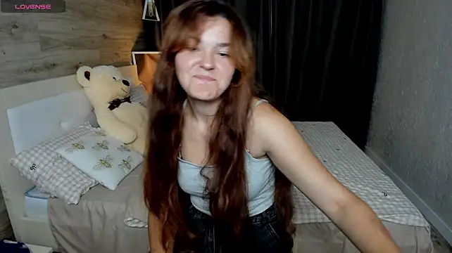 LeyaaStarr webcam
