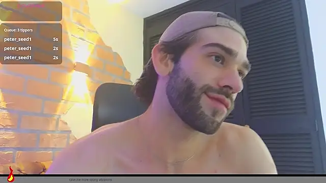 Logan_Cruz01 webcam