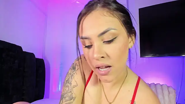 Maya_Bluee webcam