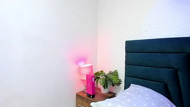 VictoriaRouge_ webcam