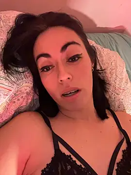 BrattyYanii webcam