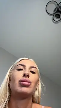 Mia_Roxie webcam