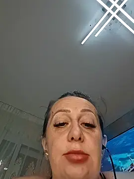 AvaSquirtMilf webcam